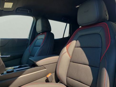 New 2026 Chevrolet Equinox RS w/ Convenience Package III FWD image 21