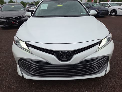Certified 2019 Toyota Camry XLE w/ Navigation Package FWD image 5