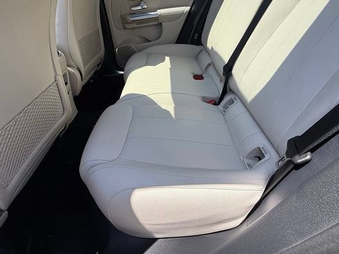 Used 2025 Mercedes-Benz GLA 250 4MATIC image 29