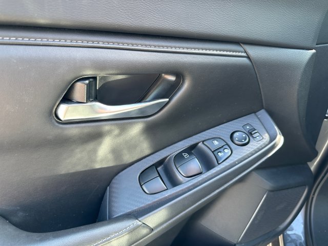 Certified 2023 Nissan Sentra SV FWD image 12