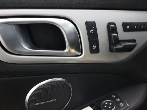 Used 2016 Mercedes-Benz SLK 300 image 11