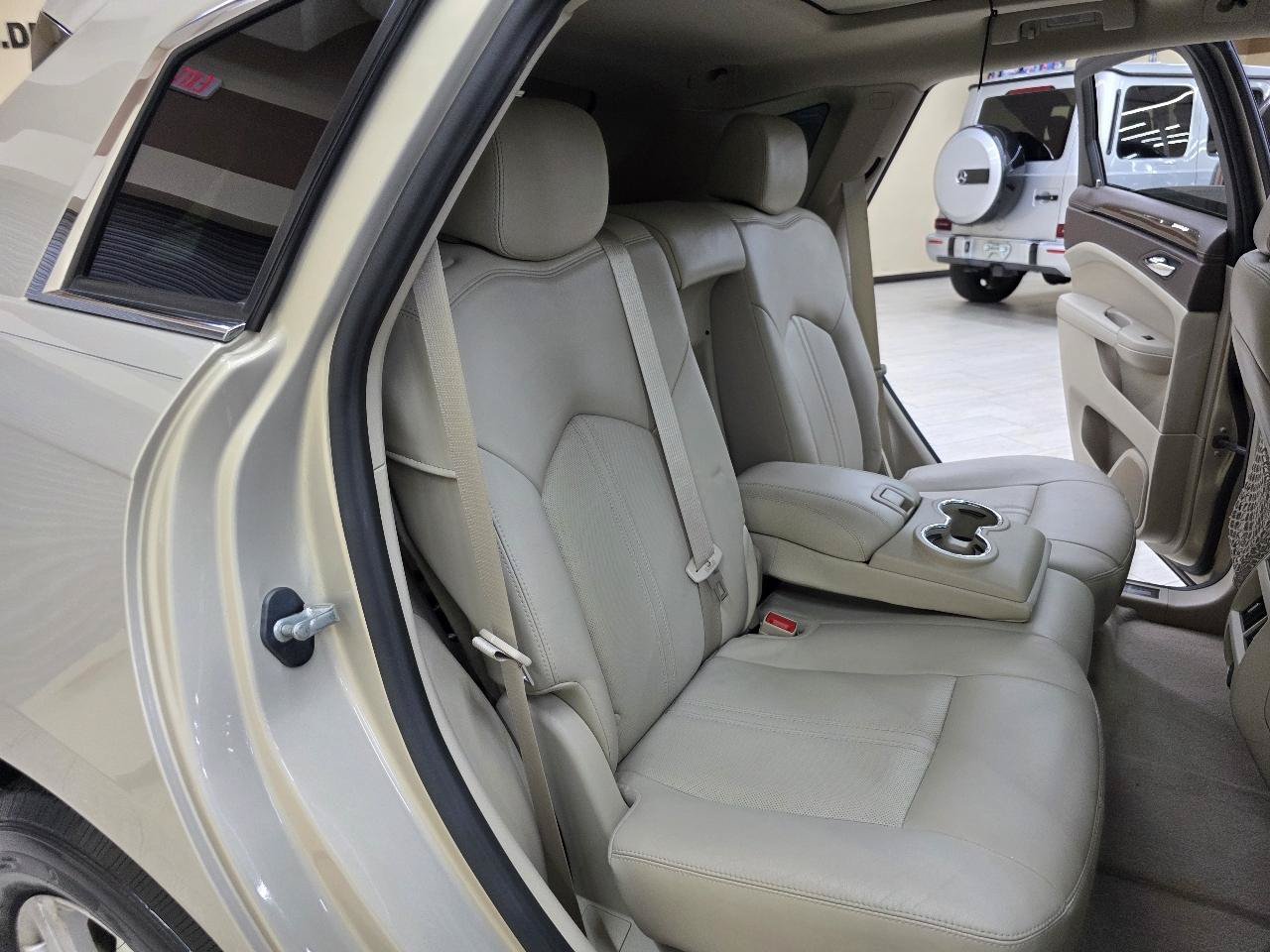 Used 2011 Cadillac SRX Luxury FWD image 22