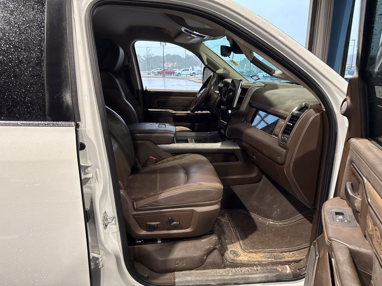 Used 2026 RAM 2500 Limited AWD/4WD image 13