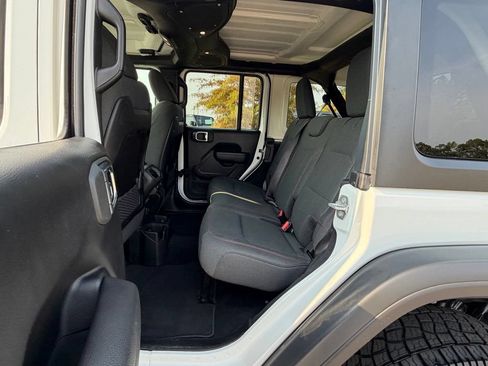 Used 2026 Jeep Wrangler Unlimited Rubicon AWD/4WD image 16