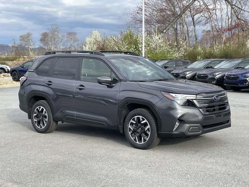 Used 2025 Subaru Forester Premium image 22