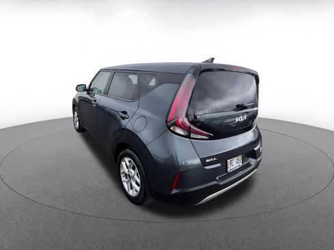 Used 2025 Kia Soul LX w/ LX Technology Package FWD image 11