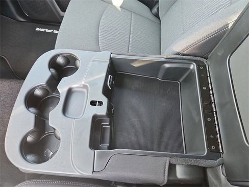 Used 2024 RAM 3500 Tradesman w/ Chrome Appearance Group image 32