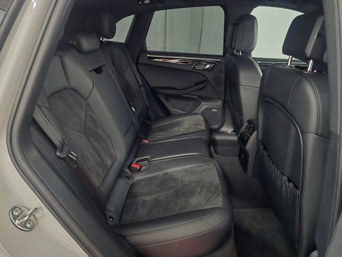 Used 2021 Porsche Macan AWD/4WD image 24