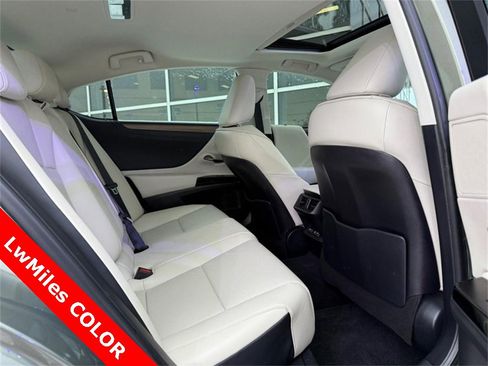 Used 2024 Lexus ES 350 w/ Premium Package image 12