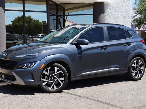 Used 2022 Hyundai Kona Limited FWD image 3