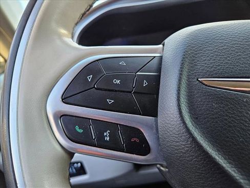 Used 2020 Chrysler Pacifica Limited image 12