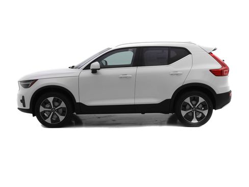 New 2025 Volvo XC40 B5 Core w/ Protection Package Premier image 3