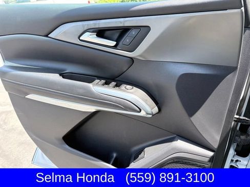 Used 2024 Chevrolet Traverse LT AWD/4WD image 14