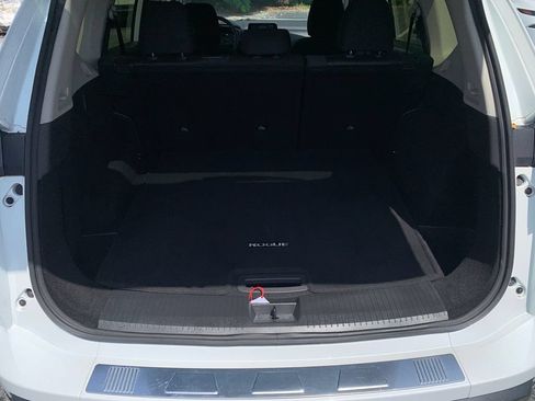 Used 2025 Nissan Rogue SV FWD image 27