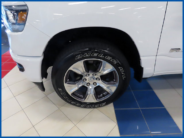 Used 2024 RAM 1500 Laramie AWD/4WD image 5