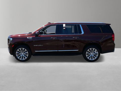 Used 2022 GMC Yukon XL Denali AWD/4WD image 6