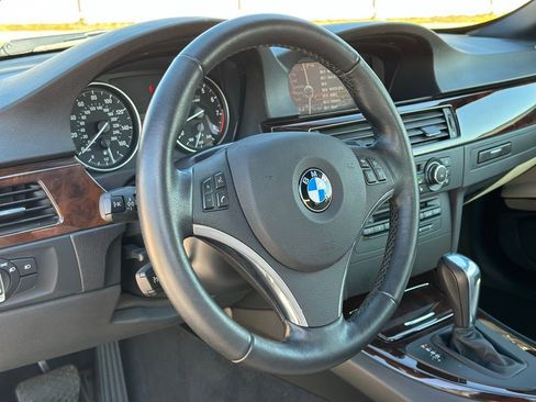 Used 2013 BMW 328i Convertible image 21