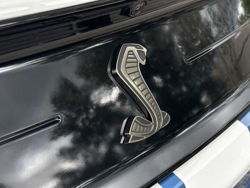 Used 2021 Ford Mustang Shelby GT500 w/ Technology Package RWD image 10