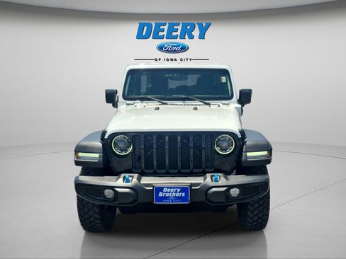 Used 2023 Jeep Wrangler Unlimited w/ Cold Weather Group AWD/4WD image 9