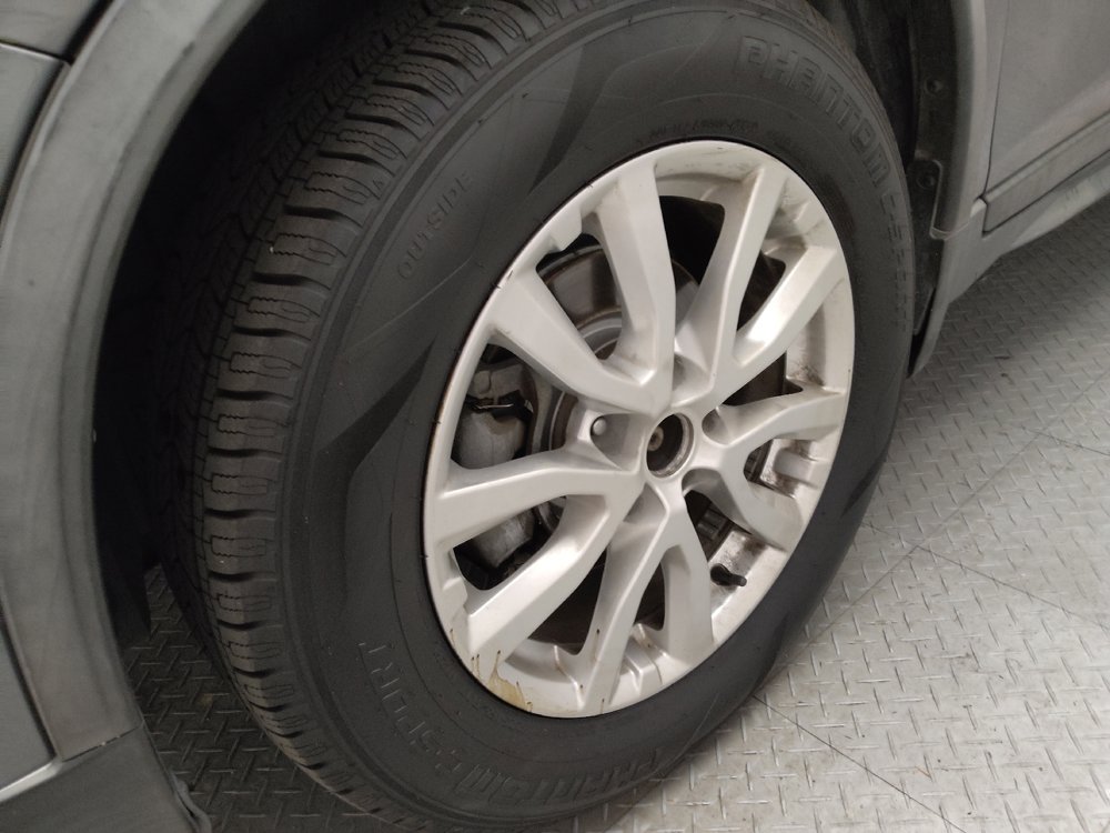 Used 2017 Nissan Rogue SV FWD image 31