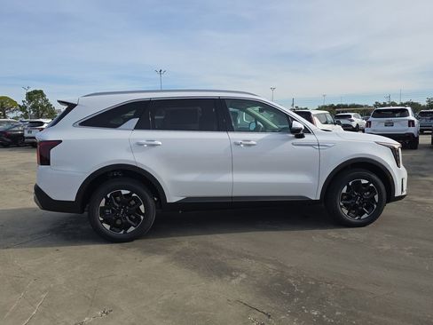 New 2026 Kia Sorento S AWD/4WD image 9