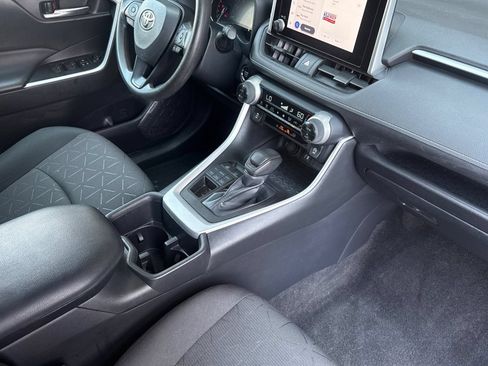 Used 2023 Toyota RAV4 XLE AWD/4WD image 18