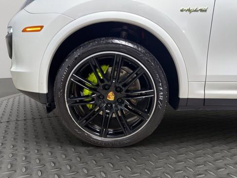 Used 2018 Porsche Cayenne S AWD/4WD image 23