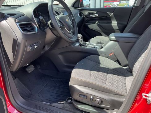 Used 2024 Chevrolet Equinox LT w/ LPO, Floor Liner Package AWD/4WD image 2