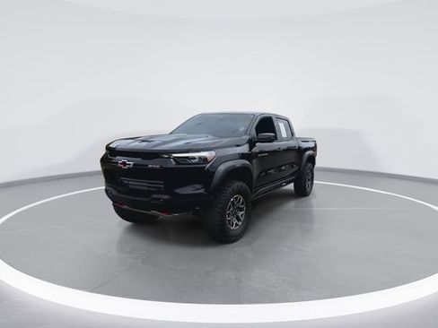 Used 2024 Chevrolet Colorado ZR2 w/ ZR2 Convenience Package III AWD/4WD image 5