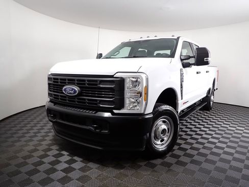 Used 2025 Ford F350 XL w/ Snow Plow Prep Package AWD/4WD image 2