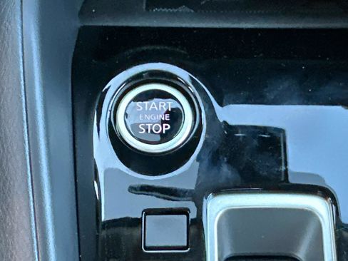 New 2025 Nissan Versa SR w/ Trunk Package image 35