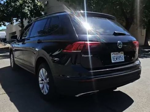 Used 2018 Volkswagen Tiguan S w/ 3rd Row Seat Package AWD/4WD image 9