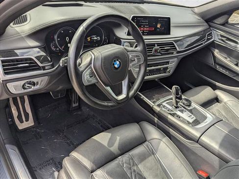 Used 2019 BMW 750i w/ Executive Package image 10
