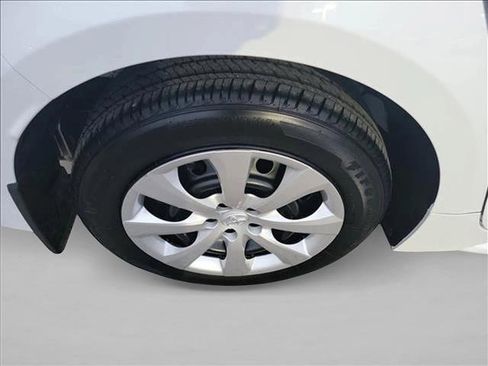 Used 2025 Toyota Corolla LE FWD image 11