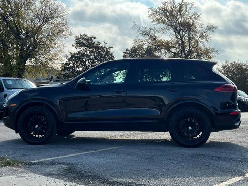 Used 2017 Porsche Cayenne Platinum Edition image 3