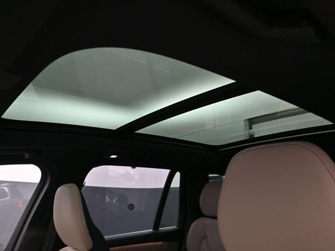 New 2026 Volvo XC90 B6 Plus w/ Protection Package Premier AWD/4WD image 11