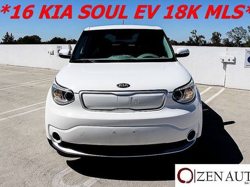 Used 2016 Kia Soul EV FWD image 2