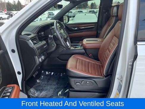 Used 2023 GMC Yukon XL Denali Ultimate image 11
