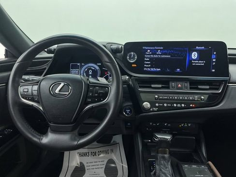 Used 2022 Lexus ES 300h w/ Premium Package image 4