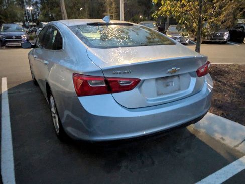 Used 2018 Chevrolet Malibu LT w/ Driver Confidence Package image 4