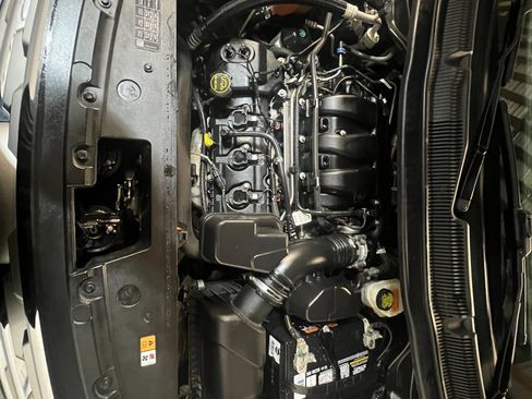 Used 2018 Ford Explorer Limited image 10