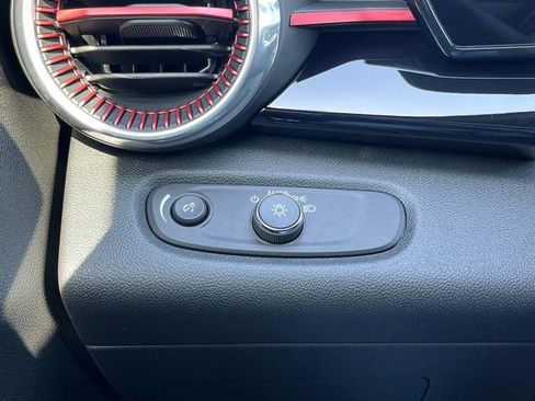 Certified 2026 Chevrolet Trax RS w/ Sunroof Package image 35