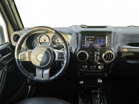 Used 2018 Jeep Wrangler Unlimited Sport AWD/4WD image 12