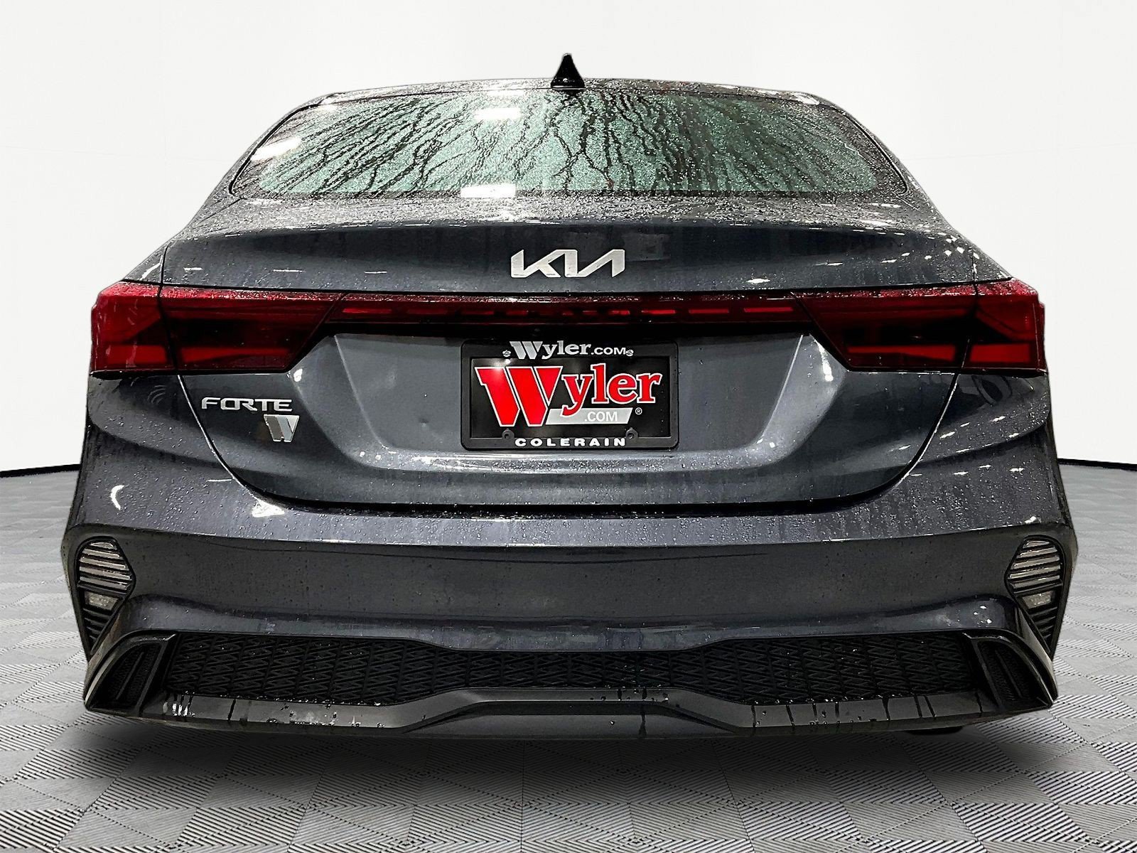 Used 2023 Kia Forte LXS FWD image 5