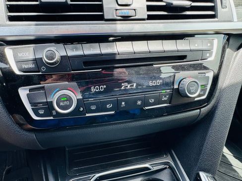 Used 2018 BMW 320i Sedan w/ Convenience Package image 21