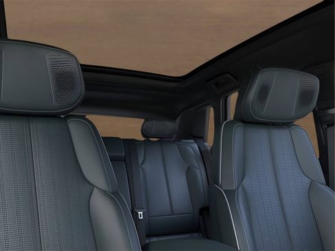 New 2024 Cadillac Lyriq Luxury w/ Nappa Leather Package image 8