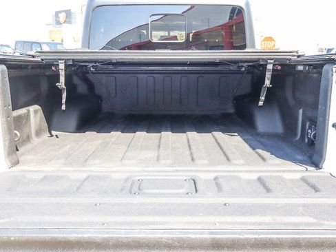 Used 2023 Jeep Gladiator Sport AWD/4WD image 16