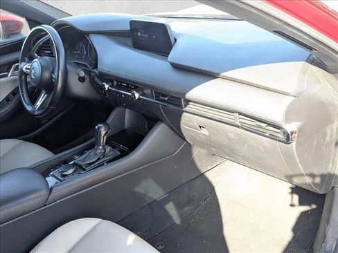 Used 2019 MAZDA MAZDA3 Hatchback w/ Preferred Package FWD image 18