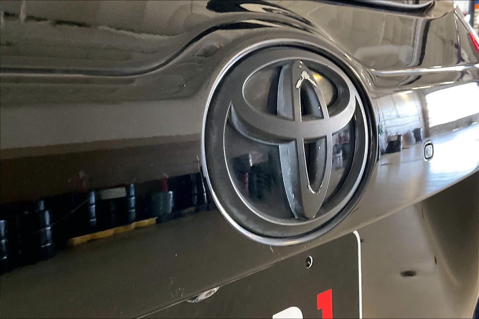 Used 2017 Toyota Highlander Limited AWD/4WD image 31