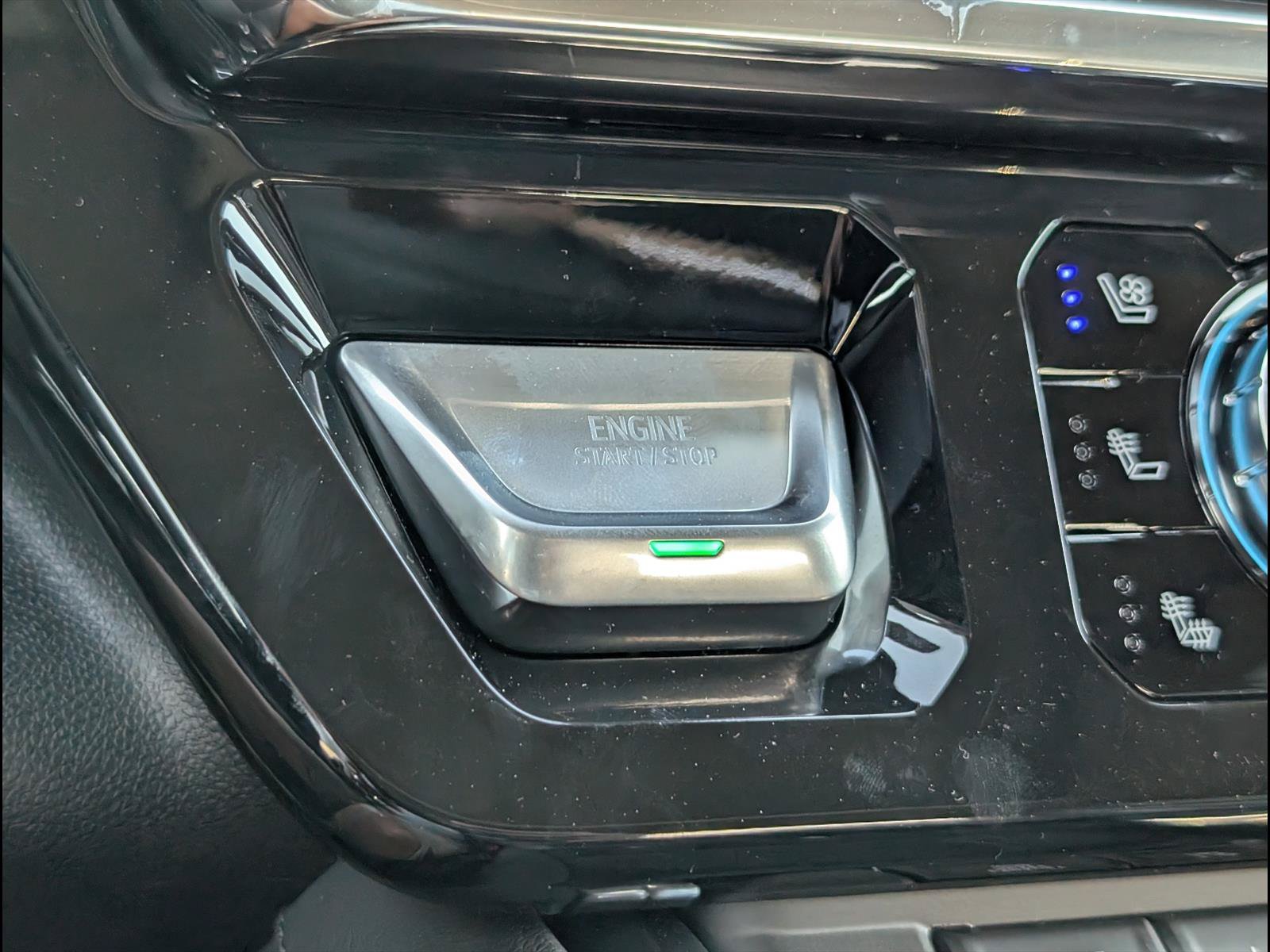 New 2026 GMC Sierra 2500 Denali AWD/4WD image 7